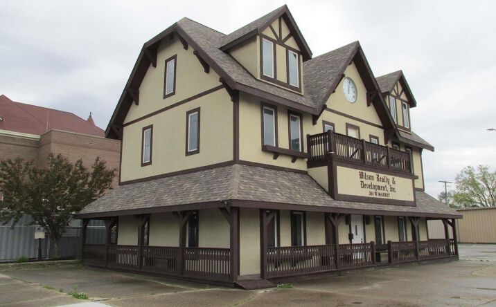 261 W Market Street, Huntington