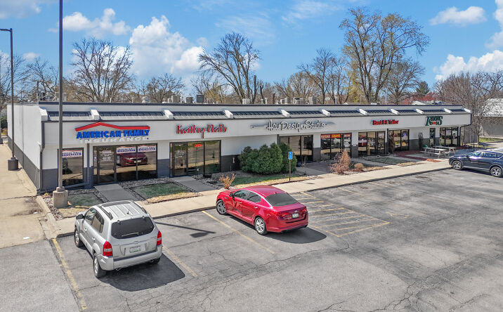 7020 Douglas Avenue, Urbandale