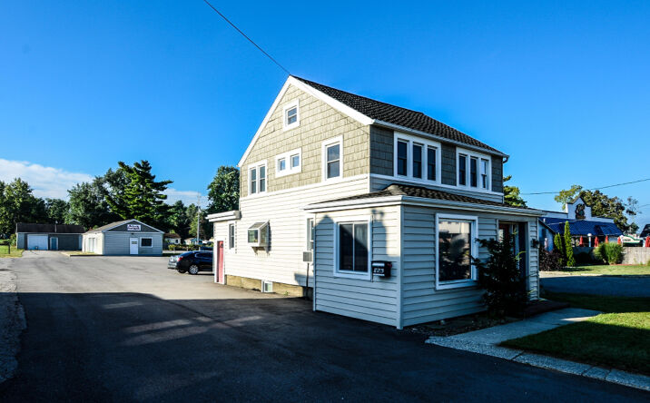 156 E Columbia Avenue, Battle Creek