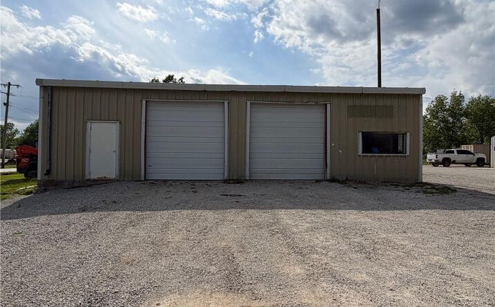 410 S Main Street, Archie