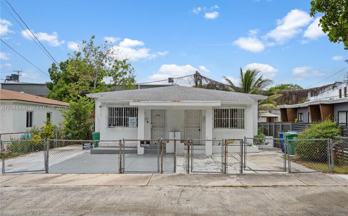370 NE 55th St, Miami