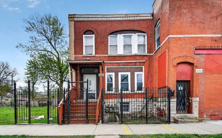 3657 W Ohio Street, Chicago