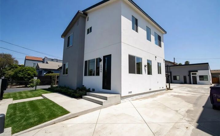 1056 Hoffman, Long Beach