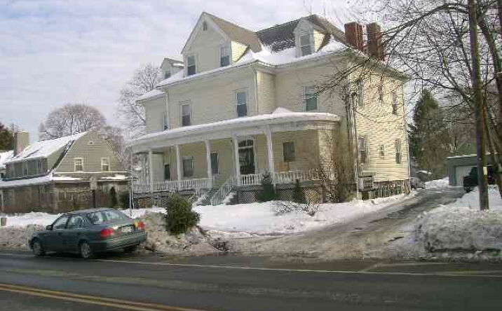 208 Albany Avenue, Kingston