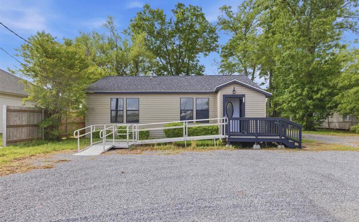 111 Landry Street, Sulphur