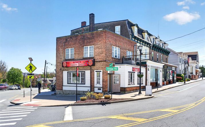 8 Stage Road, Monroe