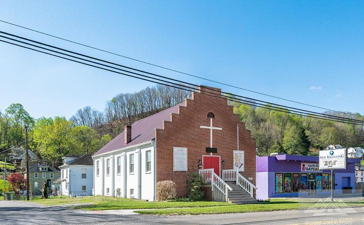 2403 Bluefield Ave, Bluefield