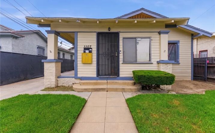 1107 Mahanna, Long Beach