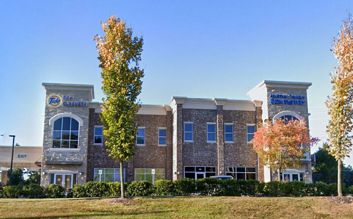 11211 Cantrell Rd, Little Rock