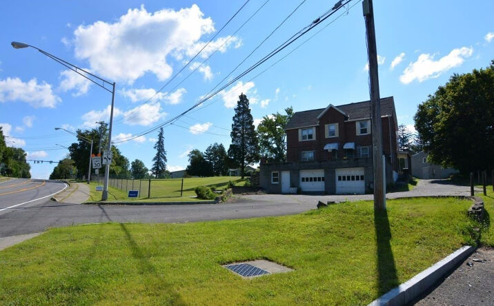 692 Delaware Av, Albany