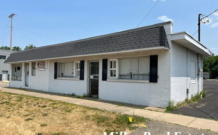 325 & 329 N Broadway, Hastings