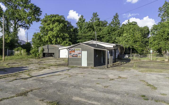 3300 LOWER WETUMPKA RD, MONTGOMERY