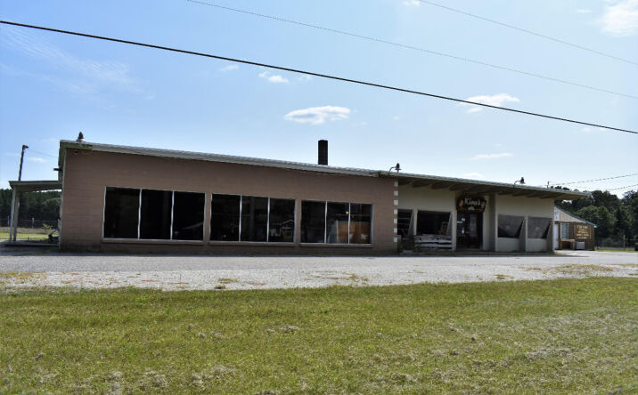 8222 S M-37, Baldwin