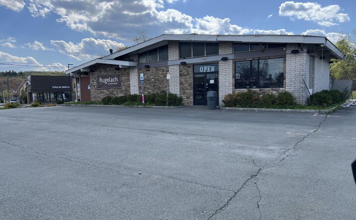 4437 State Route 42, Thompson