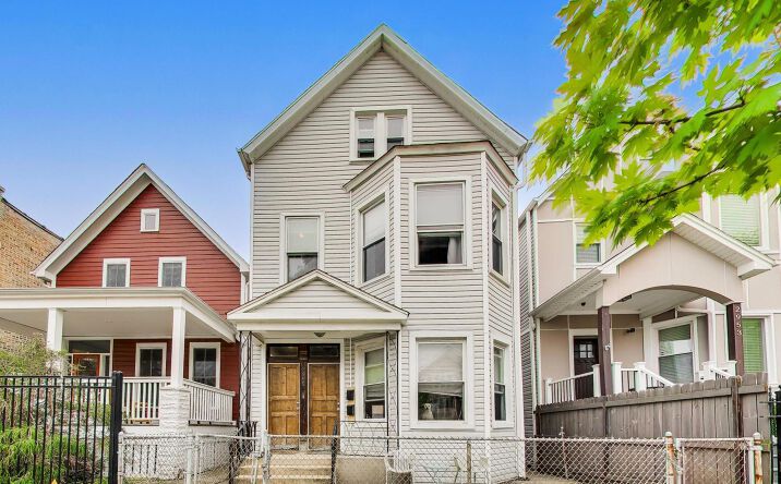 2955 N Gresham Avenue, Chicago