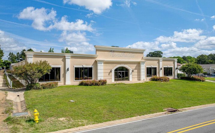 1911 N Service Road, Ruston