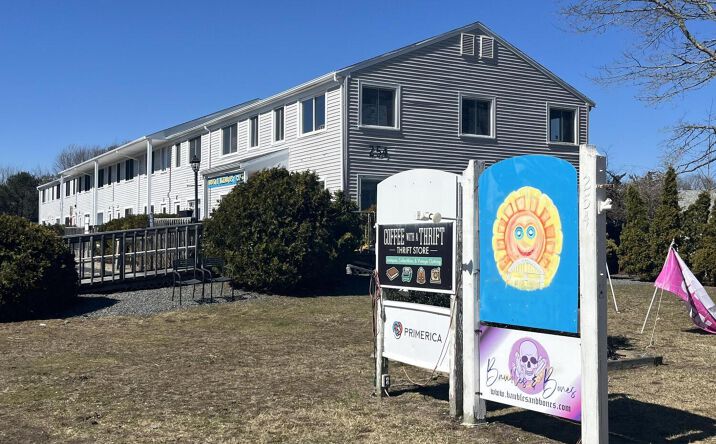254 Shore Road, Pocasset