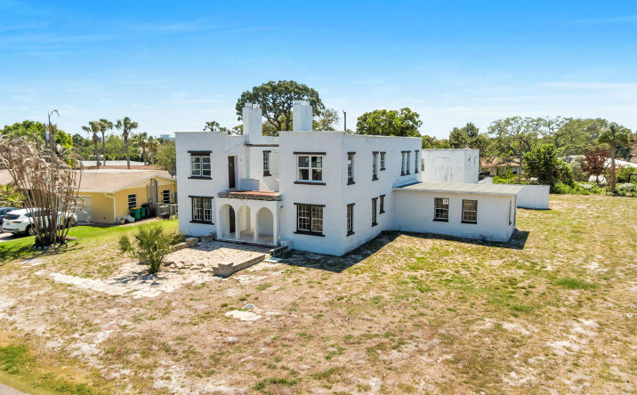 406 Bluff Drive, Melbourne