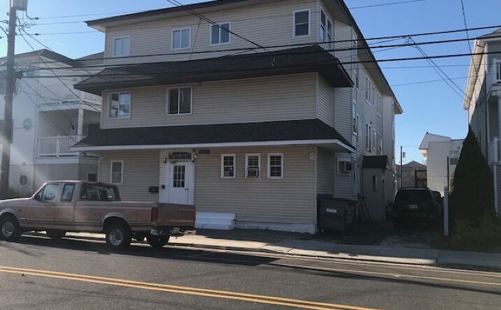 228-230 E Garfield Avenue, Wildwood