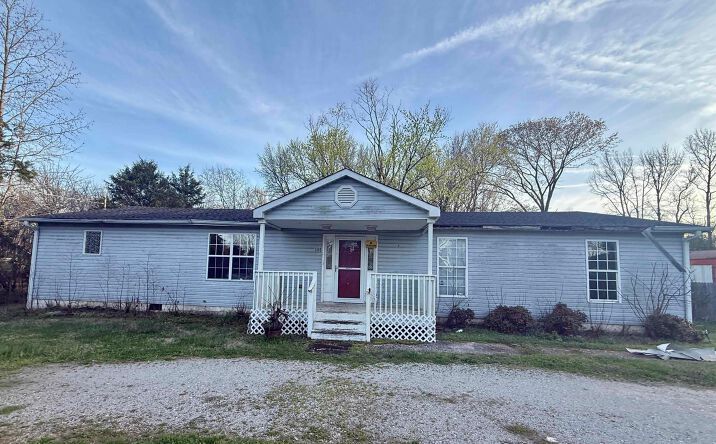 886 Plummer Road, Huntsville