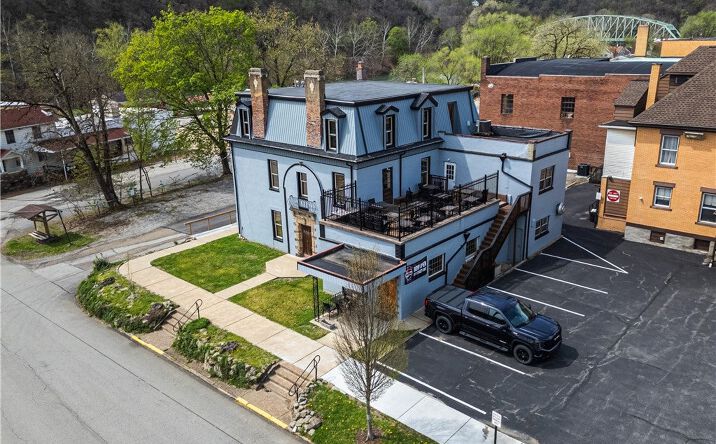 85 1st St, Leechburg