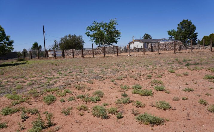 54 Amy Road, Los Lunas