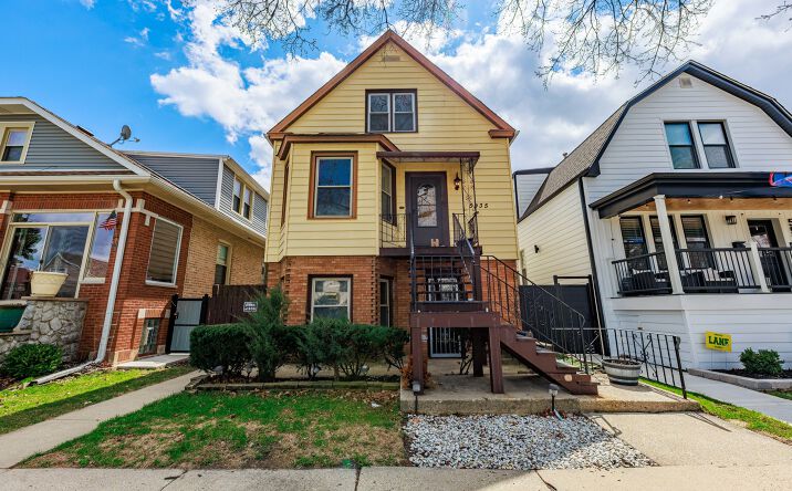5935 W Patterson Avenue, Chicago