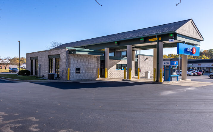 Geist Crossing Shoppes, Indianapolis