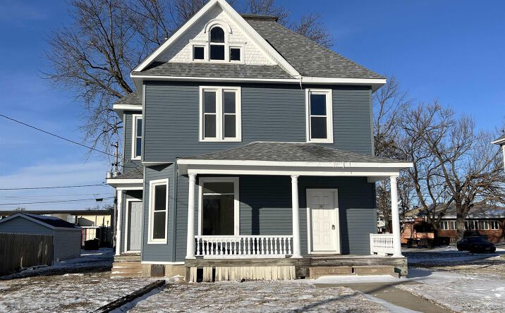 412 S 2nd Avenue E, Newton