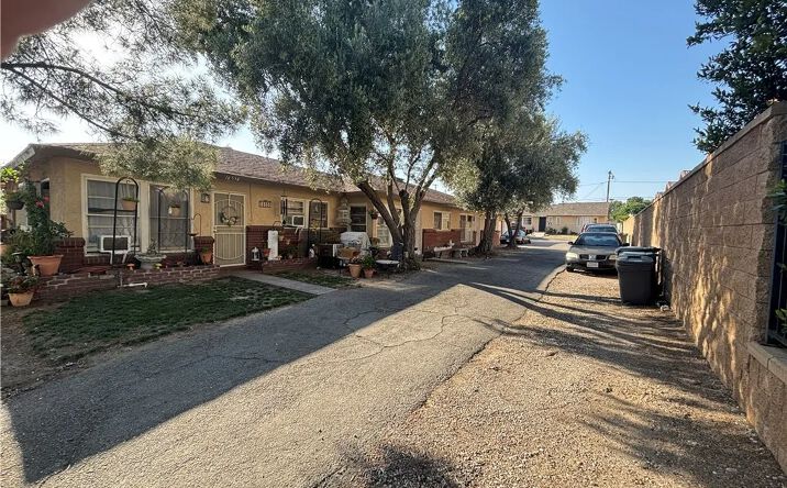 16554 Paine, Fontana