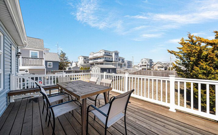 211 23rd Street, Avalon