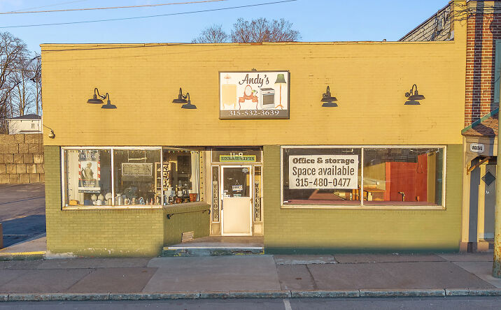 9-13 N 2nd St, Fulton