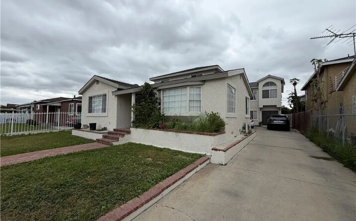 3362-3362 1/2 W 134th Street, Hawthorne
