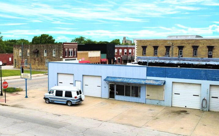 402 Main St, Neodesha