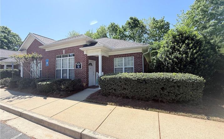 11535 Park Woods Circle Unit E, Alpharetta