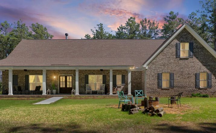 333 Paul White Road, 69106