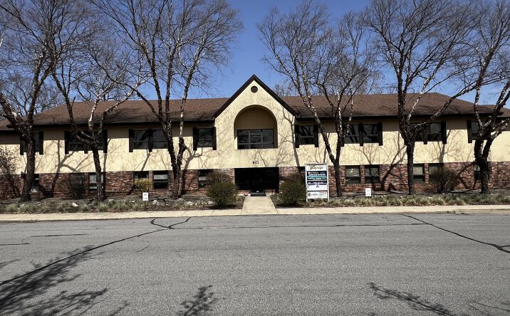 601 S Shore Drive 327, Battle Creek