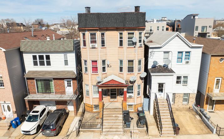 202 Hutton St, Jersey City