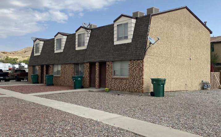 2812 PARQUE DE OESTE Drive, Farmington