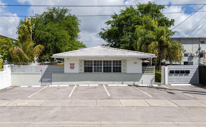571 NE 67th St, Miami