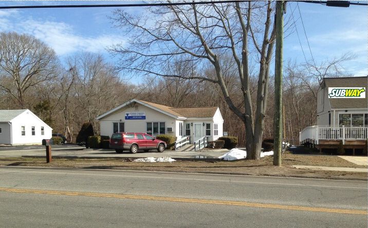 25 Chesterfield Road, East Lyme