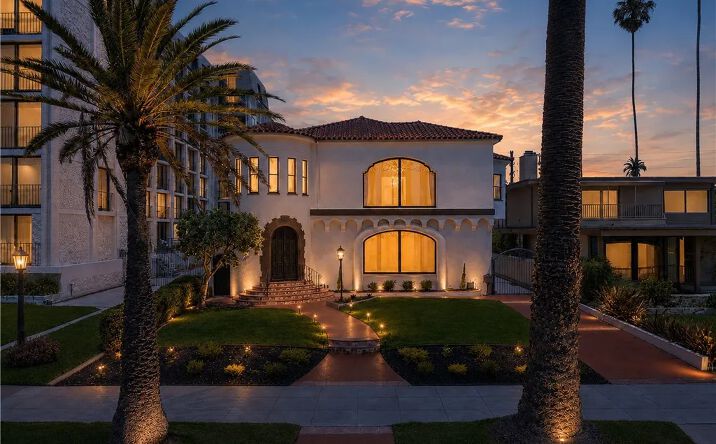 2625 E Ocean Boulevard, Long Beach