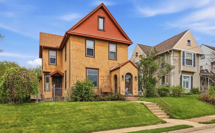77 Alpine Street, Dubuque