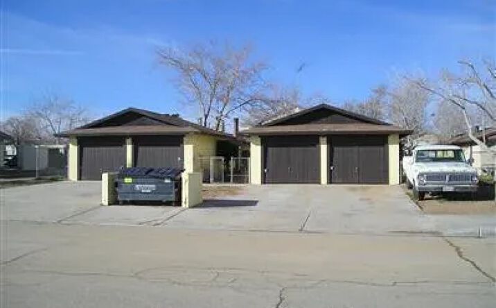 18190-18192 Larkspur Road, Adelanto