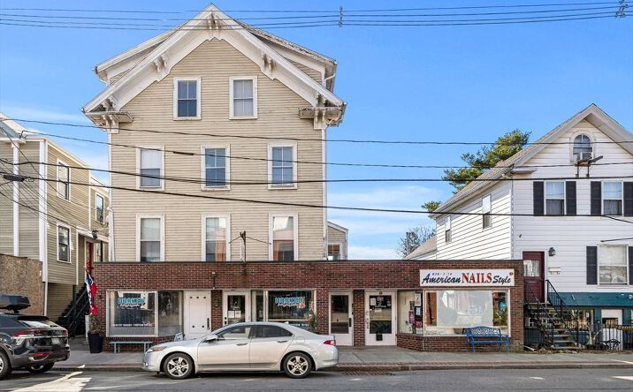 126 Pleasant St, Marblehead