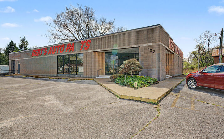 100 Hopkinsville Street, Russellville