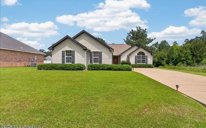 123 Fox Run Drive, 70125