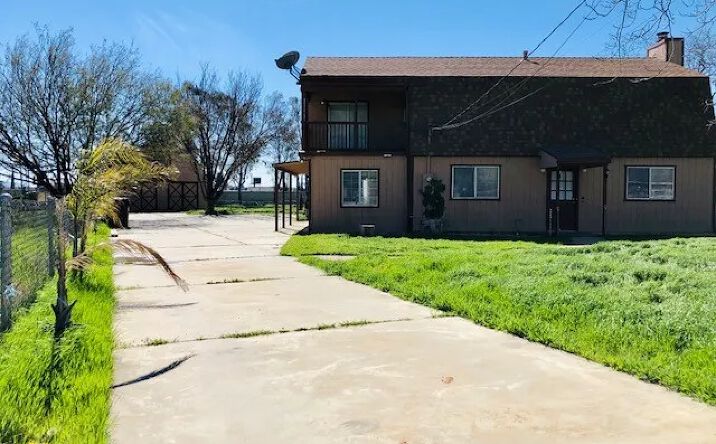 1365 E 8th, Beaumont