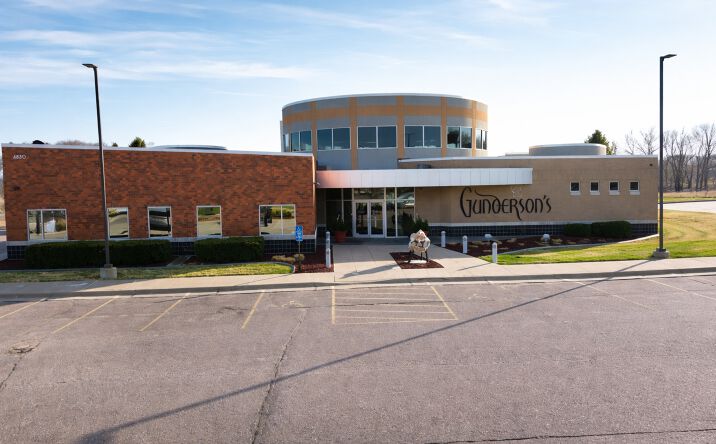 4830 Sergeant Road, Sioux City