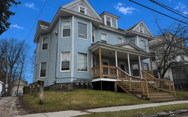 31-33 Hickok Pl, Burlington